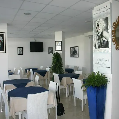Adriatico Hotell 3*